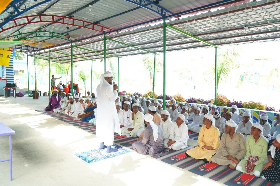 Teachers in congregational prayer
